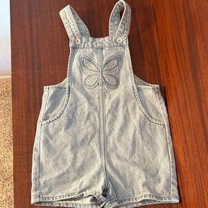 NWOT Levi’s Kids Denim Overall Shorts with Butterfly Design 3T